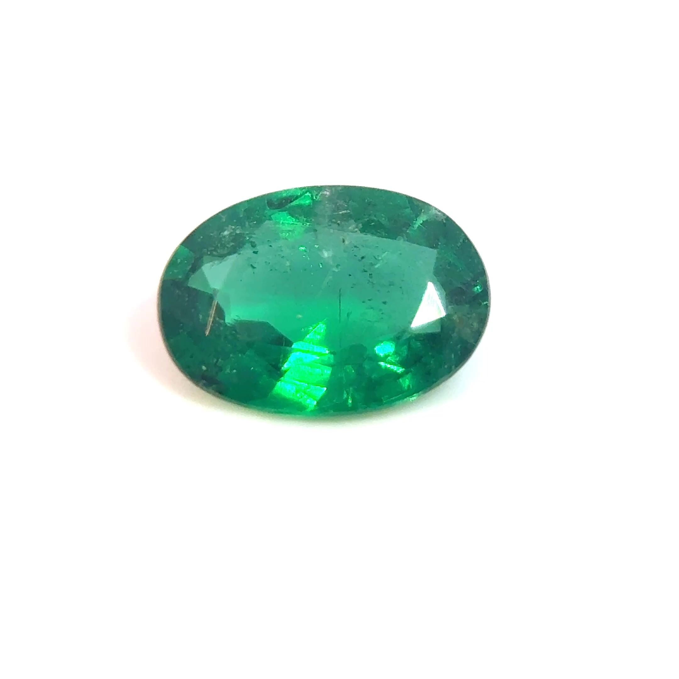 0.9 Karat Oval Form Emerald Gemstone 0.9 Karat Oval Form Emerald Gemstone