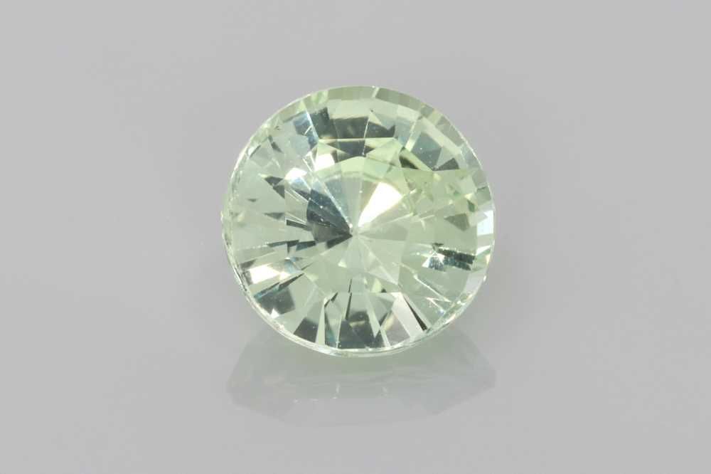 2.54 Karat Brillant Form Sapphire Gemstone 2.54 Karat Brillant Form Sapphire Gemstone