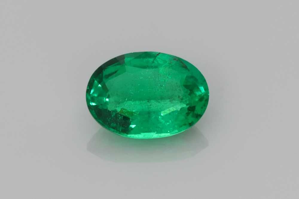 0.66 Karat Oval Form Emerald Gemstone 0.66 Karat Oval Form Emerald Gemstone