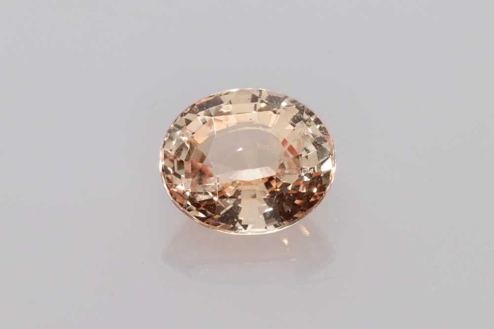 2.02 Karat Oval Form Sapphire Gemstone 2.02 Karat Oval Form Sapphire Gemstone