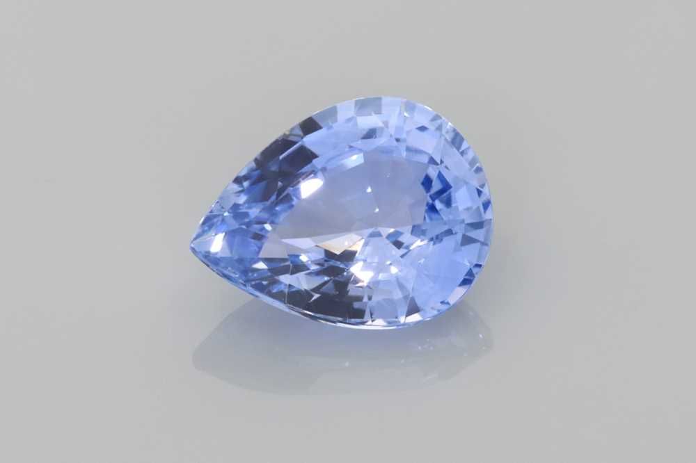 2.07 Karat Tropfen Form Sapphire Gemstone 2.07 Karat Tropfen Form Sapphire Gemstone