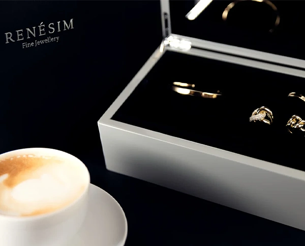 Ihr Schmuck liegt uns am
Herze Ihr Schmuck liegt uns am
Herze