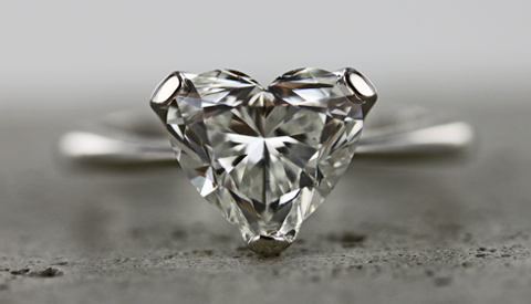 Verlobungsring mit Diamant in Herzschliff Verlobungsring mit Diamant in Herzschliff