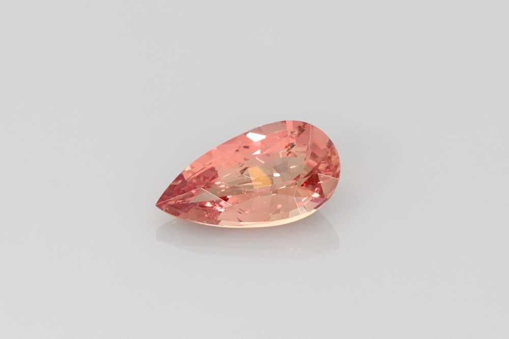 1.01 Karat Tropfen Form Sapphire Gemstone