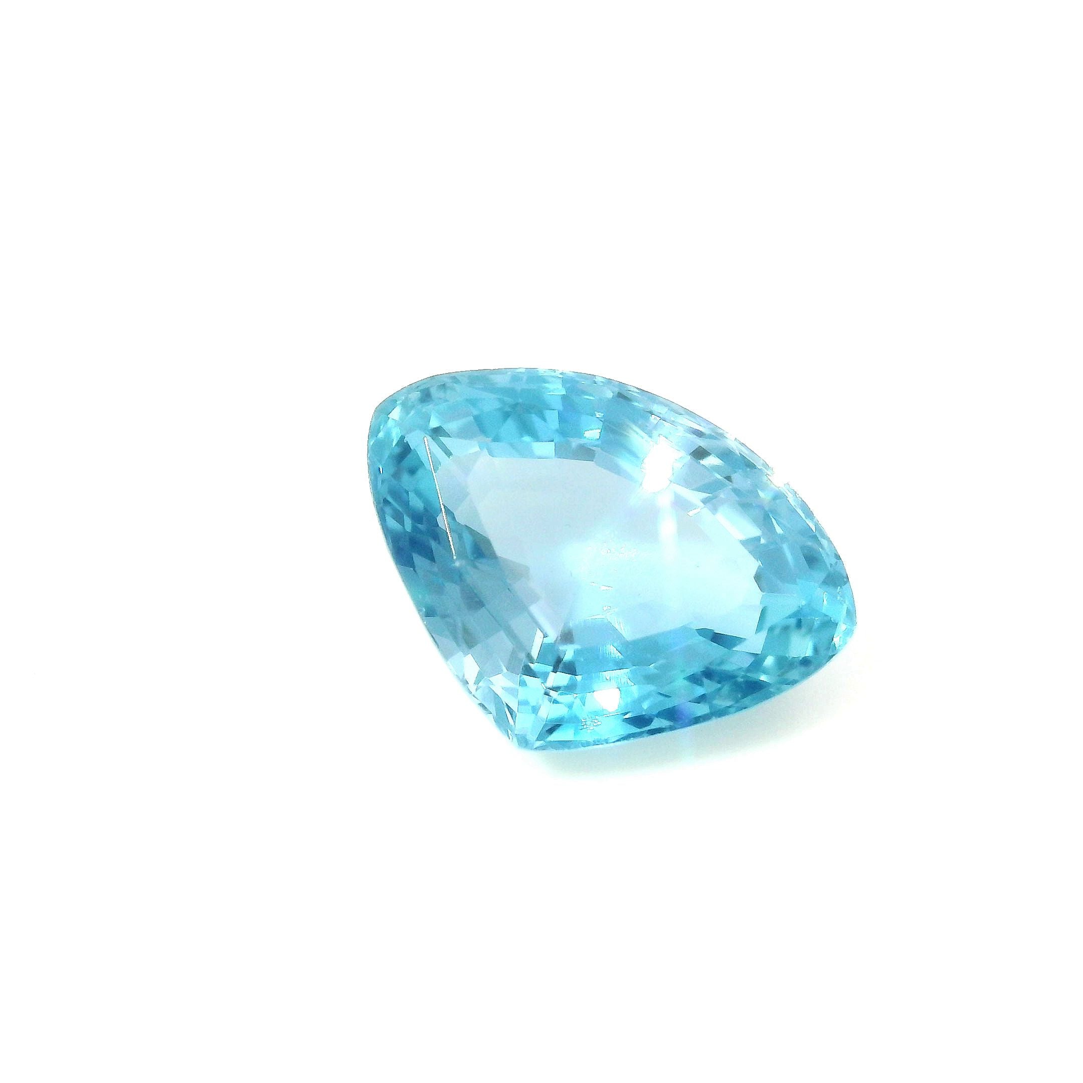 5.91 Karat Herz Form Aquamarine Gemstone