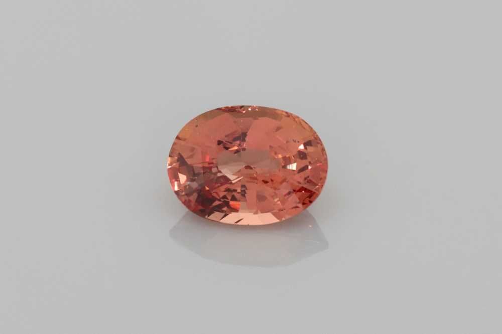 1.03 Karat Oval Form Sapphire Gemstone