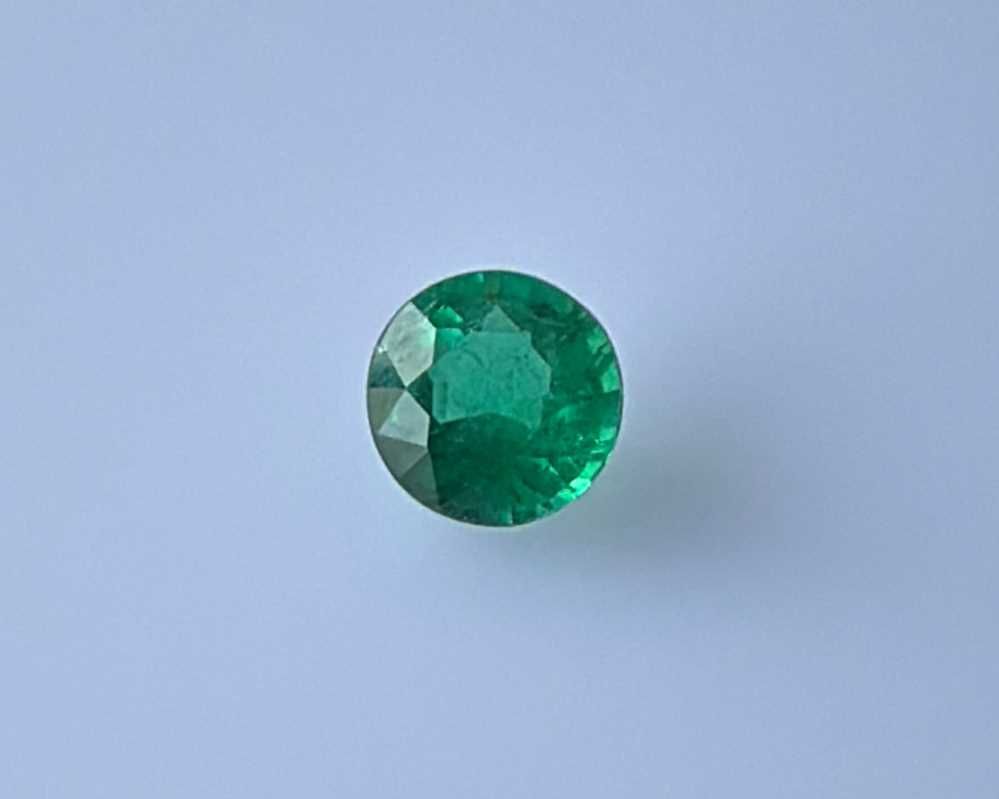 0.87 Carat Round Shape Emerald Gemstone