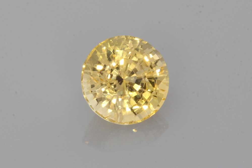2.14 Karat Brillant Form Sapphire Gemstone